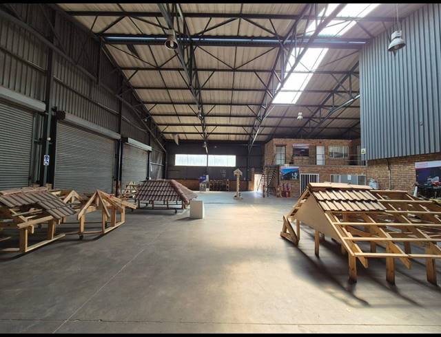 1,586M² WAREHOUSE TO LET IN ROODEKOP